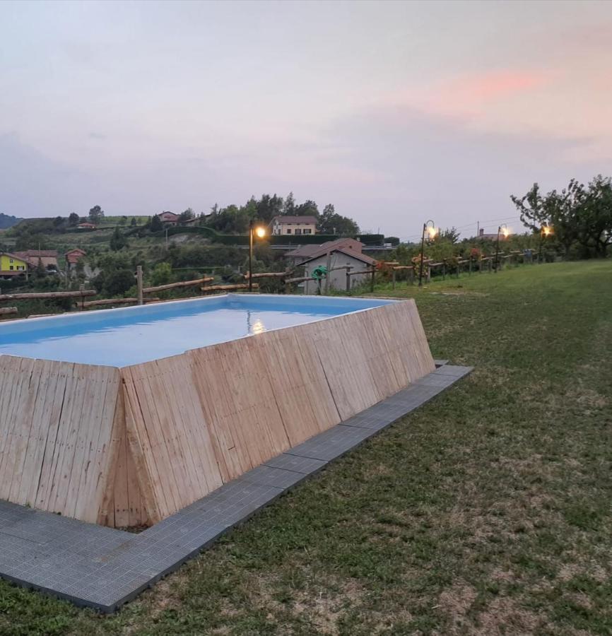 Serravalle delle Langhe Cascina Brichat Alta Langa المظهر الخارجي الصورة